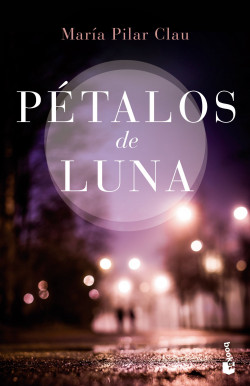 Pétalos de luna de María Pilar Clau
